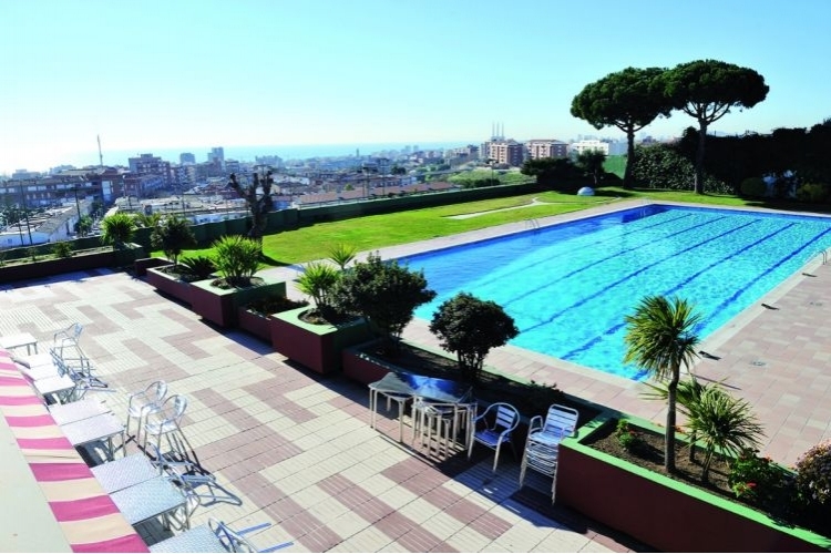 tennisclubbadalona-piscina-190526162521